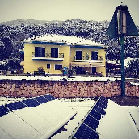 Guesthouse Bizani Neo Mpizani ภายนอก รูปภาพ