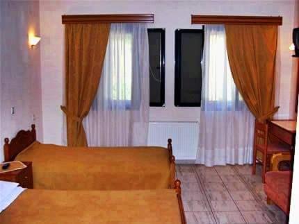 Guesthouse Bizani Neo Mpizani ภายนอก รูปภาพ
