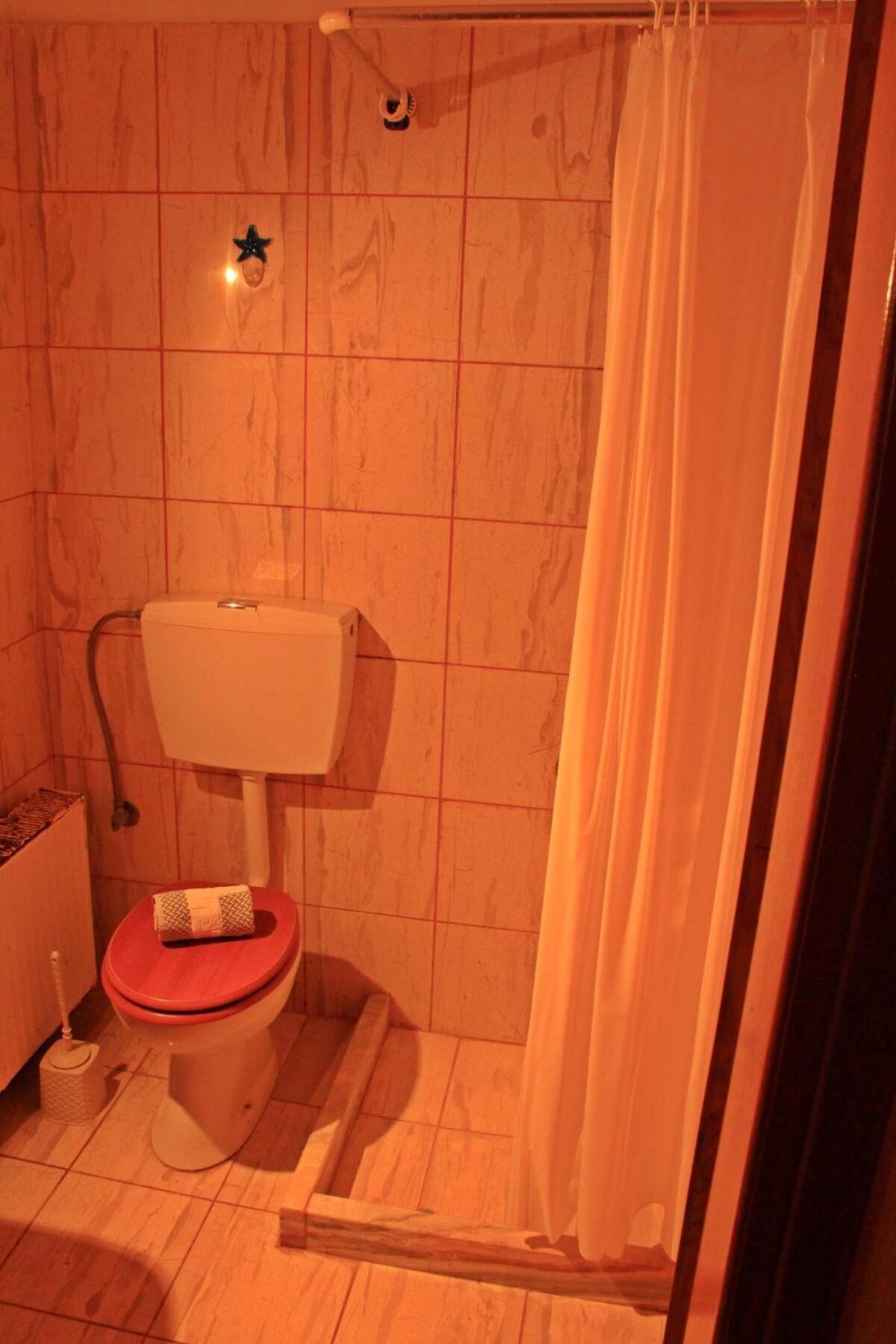 Guesthouse Bizani Neo Mpizani ภายนอก รูปภาพ